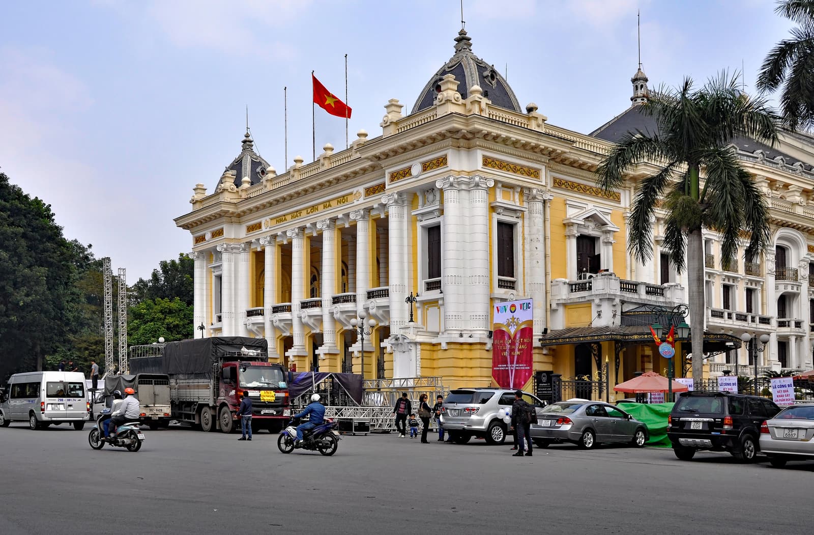 Hoan Kiem Lake & French Quarter